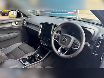 Used Volvo XC40 2023 for sale - 79206439: Photo