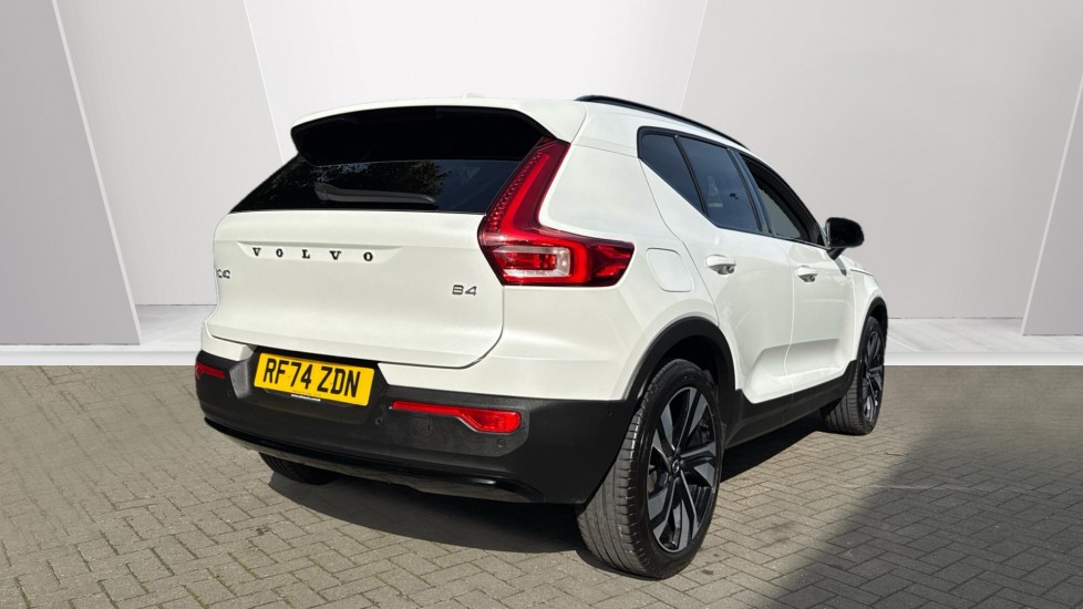 Used Volvo XC40 2025 for sale - 75922015: Photo 2