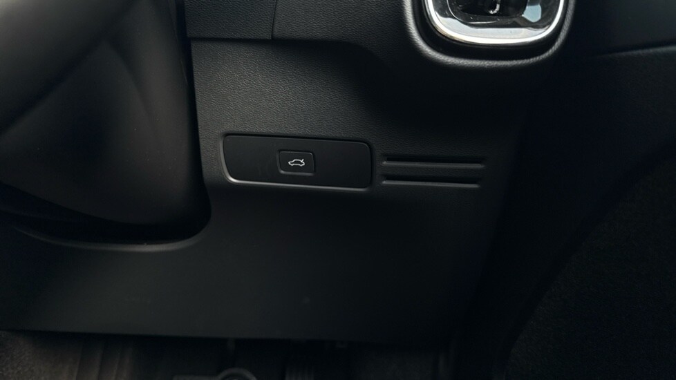 Used Volvo XC40 2025 for sale - 75922015: Photo 27