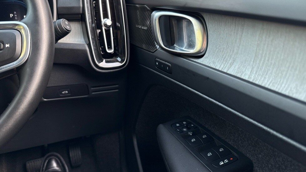 Used Volvo XC40 2025 for sale - 75922015: Photo 28