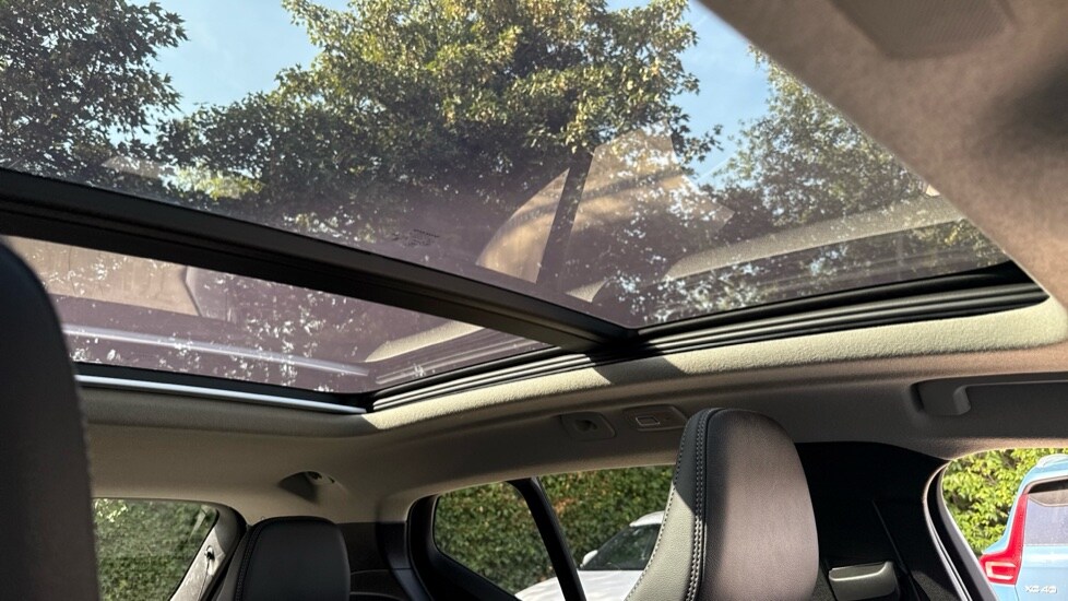 Used Volvo XC40 2025 for sale - 75922015: Photo 33