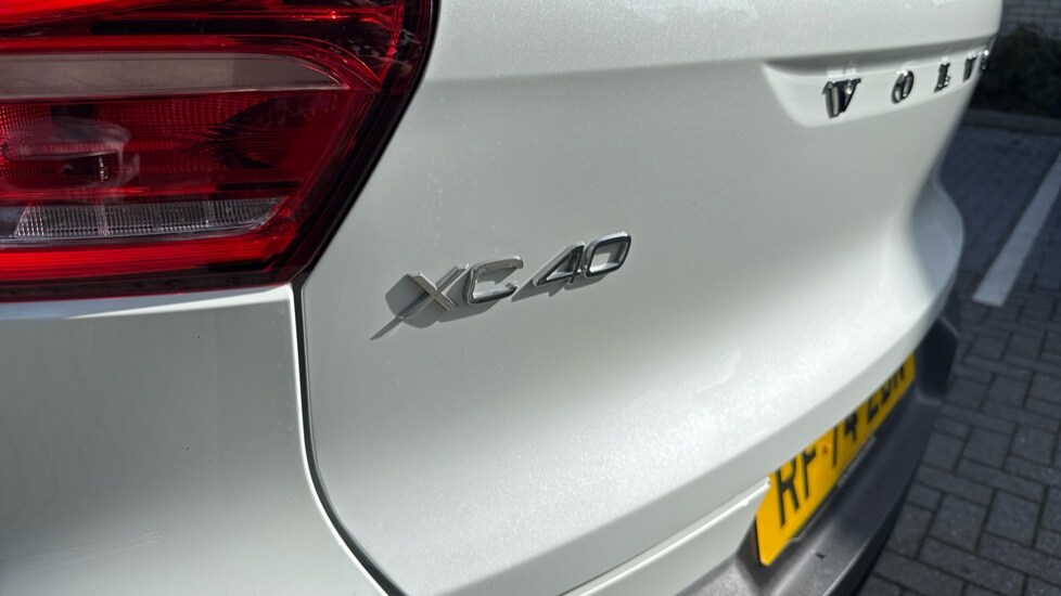 Used Volvo XC40 2025 for sale - 75922015: Photo 40