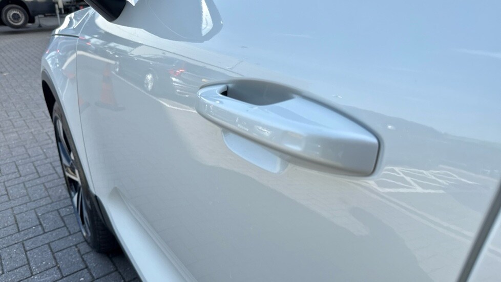 Used Volvo XC40 2025 for sale - 75922015: Photo 44