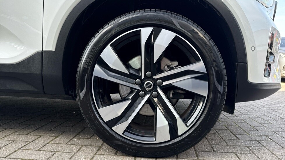 Used Volvo XC40 2025 for sale - 75922015: Photo 9