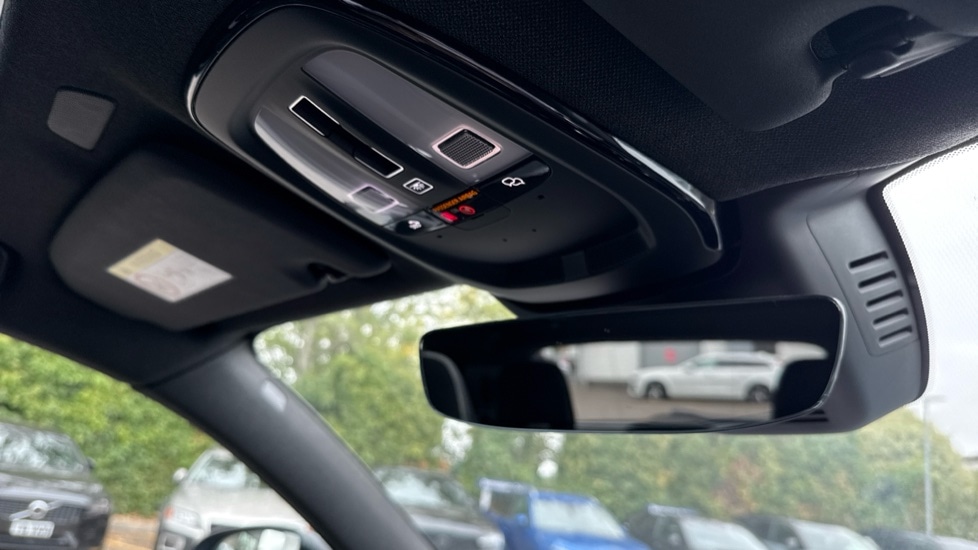 Used Volvo XC40 2023 for sale - 76937473: Photo 23