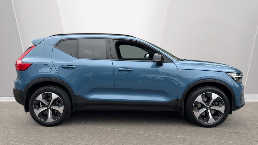 Used Volvo XC40 2023 for sale - 76937473: Photo 3
