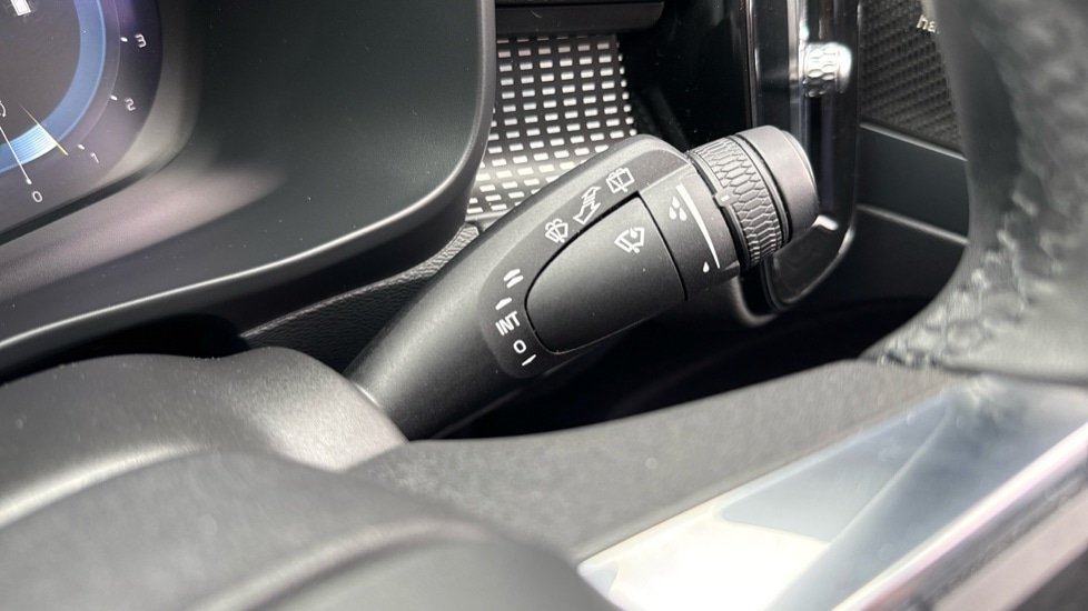 Used Volvo XC40 2023 for sale - 76937473: Photo 39