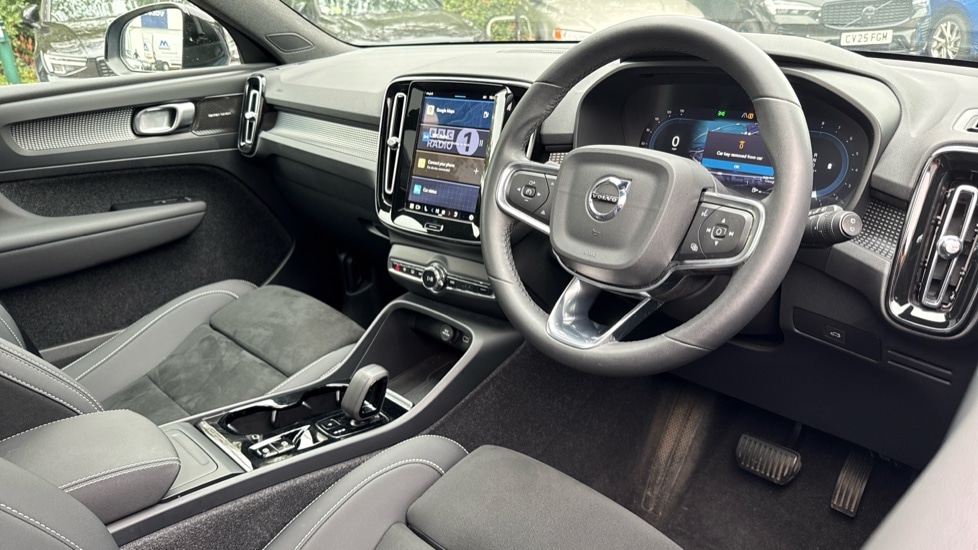 Used Volvo XC40 2023 for sale - 76937473: Photo 4