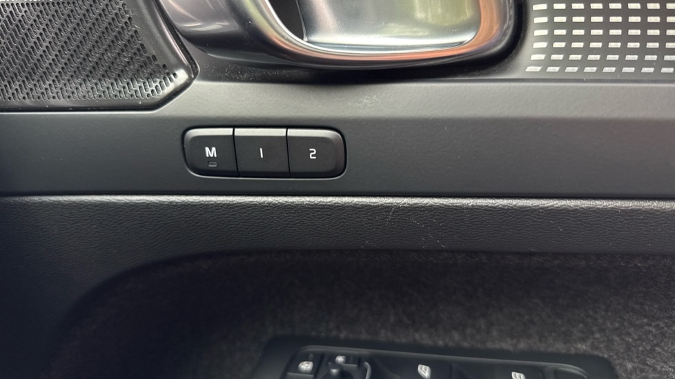 Used Volvo XC40 2023 for sale - 76937473: Photo 44