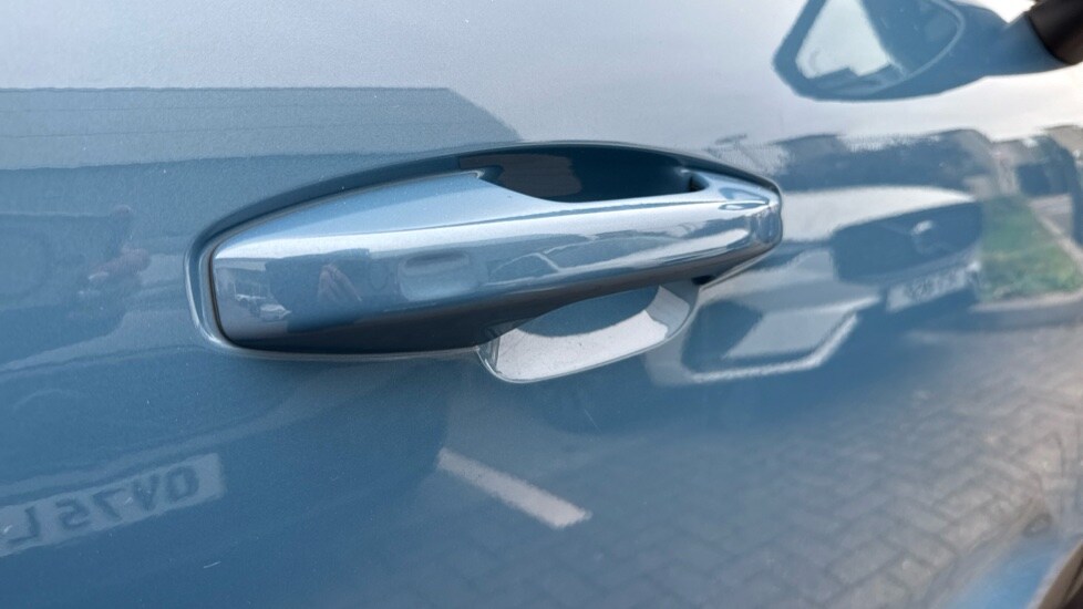 Used Volvo XC40 2023 for sale - 76937473: Photo 49