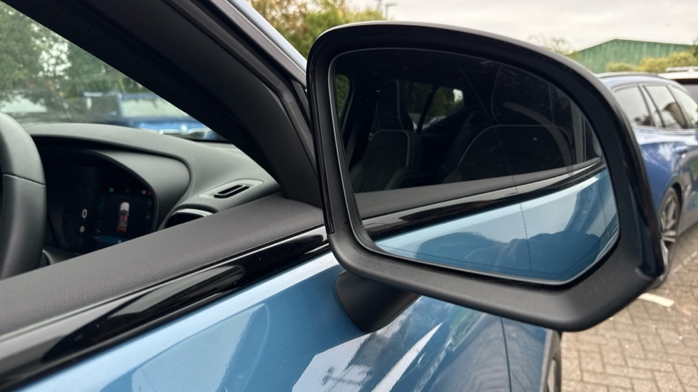 Used Volvo XC40 2023 for sale - 76937473: Photo 50