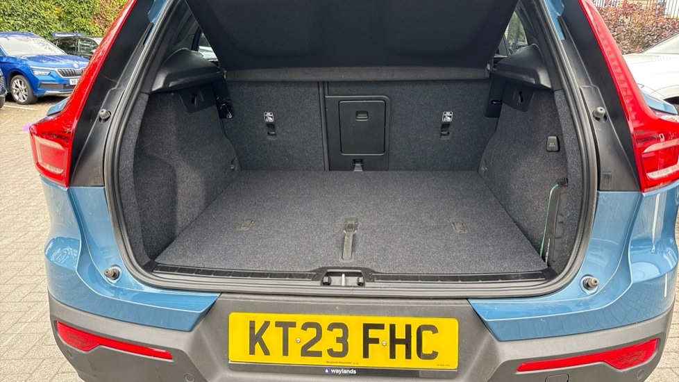 Used Volvo XC40 2023 for sale - 76937473: Photo 52