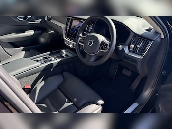 Used Volvo V60 2025 for sale - 78049804: Photo