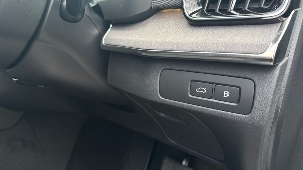 Used Volvo XC90 2025 for sale - 77178121: Photo 40