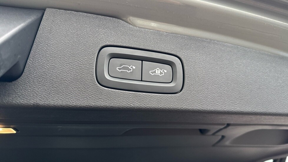 Used Volvo V60 2025 for sale - 77560600: Photo 18