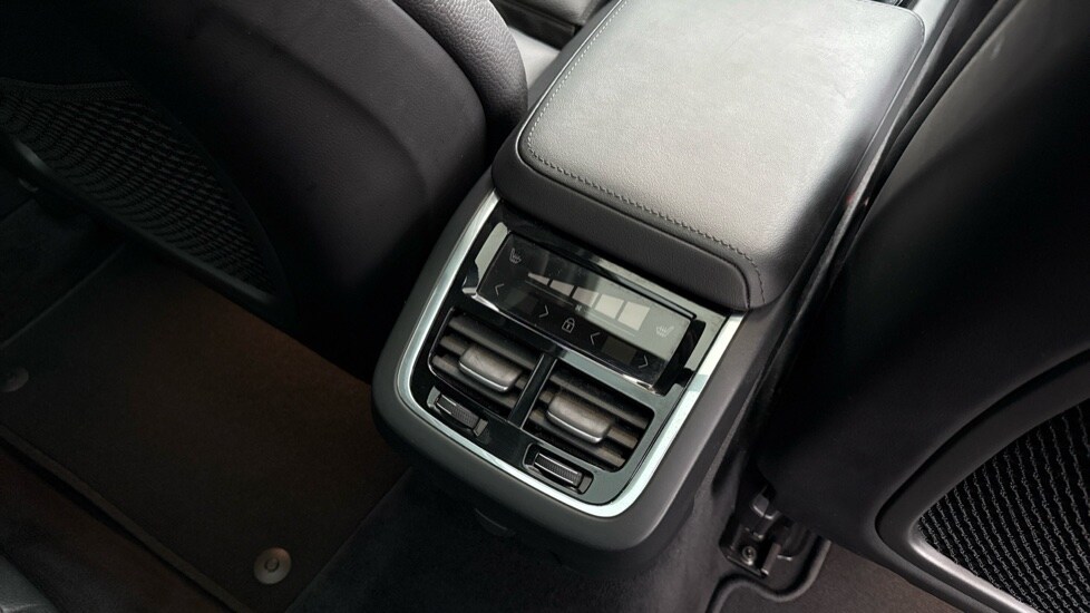 Used Volvo V60 2025 for sale - 77560600: Photo 24