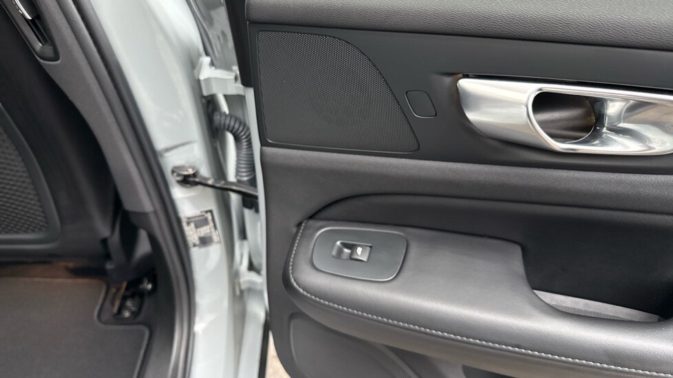 Used Volvo V60 2025 for sale - 77560600: Photo 28