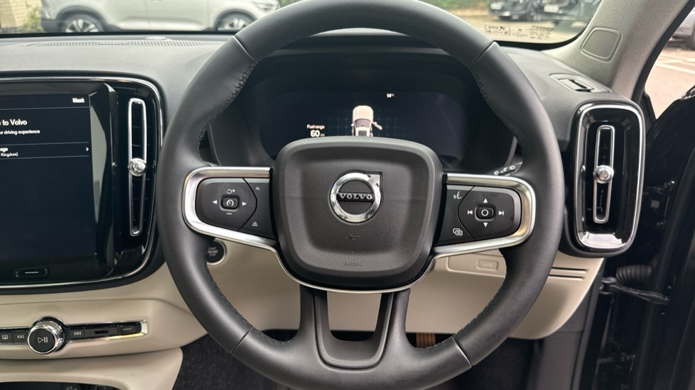 Used Volvo XC40 2025 for sale - 76241493: Photo 10