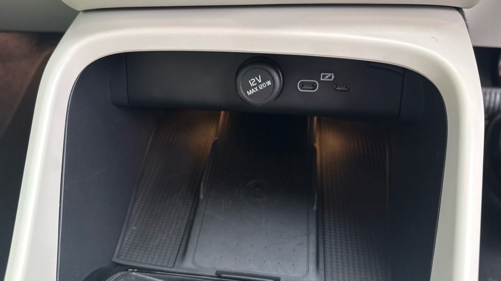 Used Volvo XC40 2025 for sale - 76241493: Photo 16