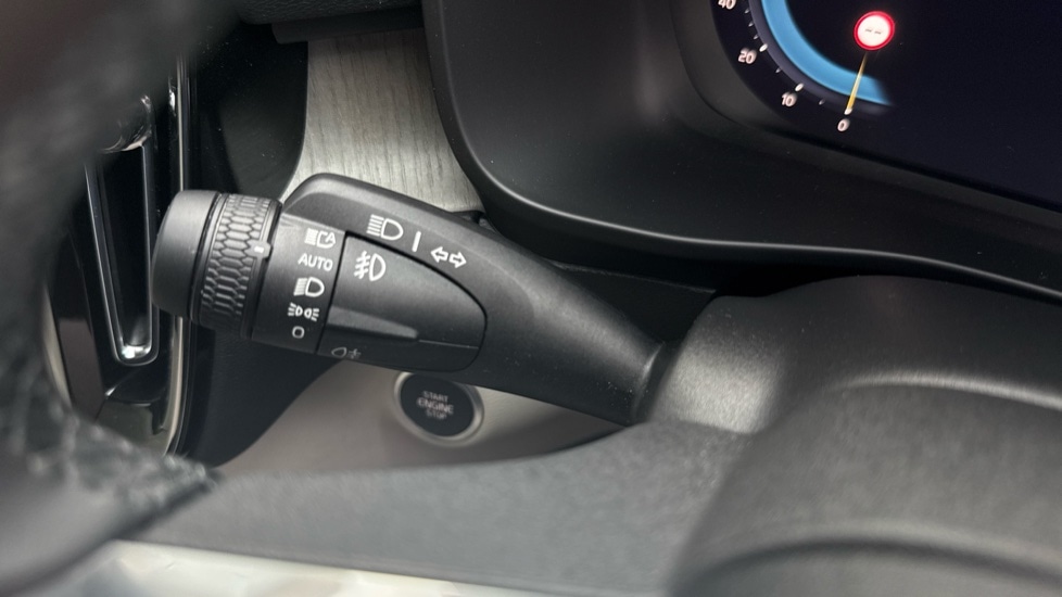 Used Volvo XC40 2025 for sale - 76241493: Photo 28