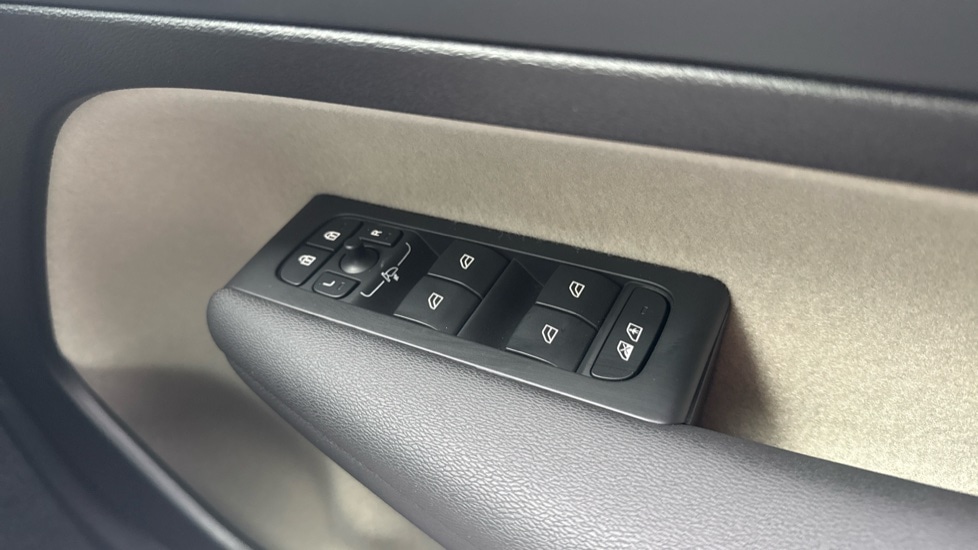 Used Volvo XC40 2025 for sale - 76241493: Photo 30