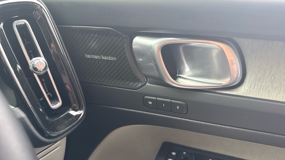 Used Volvo XC40 2025 for sale - 76241493: Photo 31