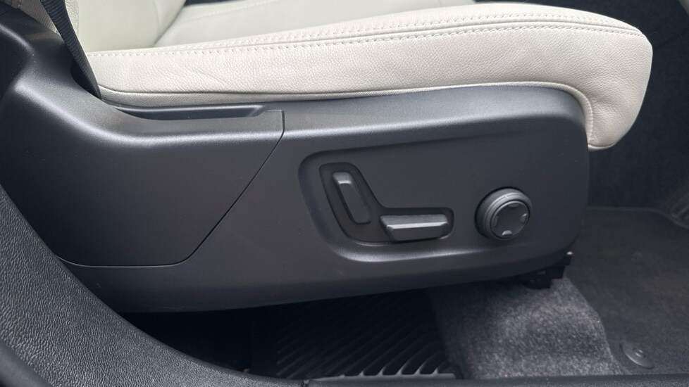 Used Volvo XC40 2025 for sale - 76241493: Photo 39