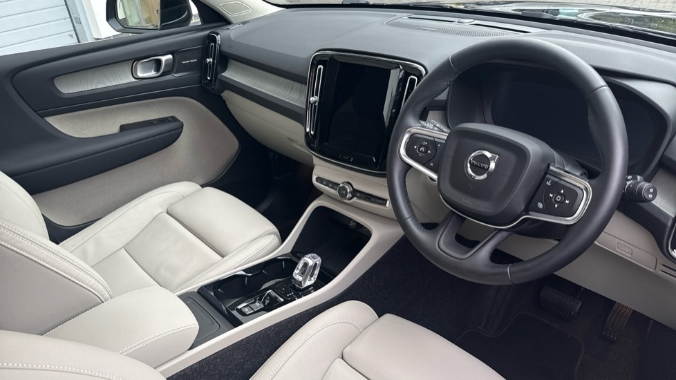 Used Volvo XC40 2025 for sale - 76241493: Photo 4