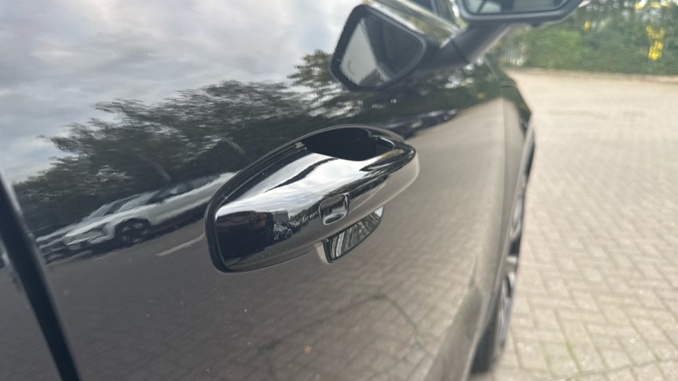 Used Volvo XC40 2025 for sale - 76241493: Photo 40