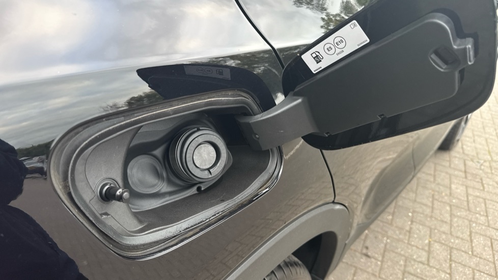 Used Volvo XC40 2025 for sale - 76241493: Photo 43