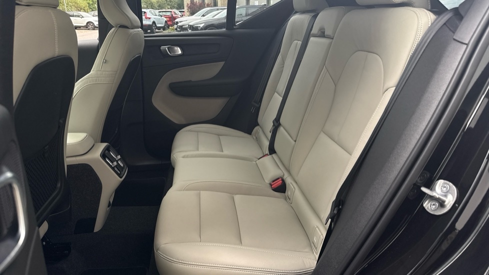 Used Volvo XC40 2025 for sale - 76241493: Photo 50