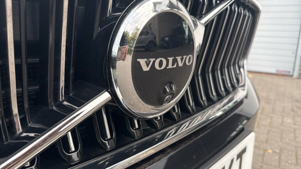 Used Volvo XC40 2025 for sale - 76241493: Photo 55