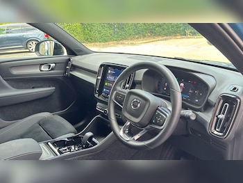 Used Volvo XC40 2025 for sale - 75472565: Photo