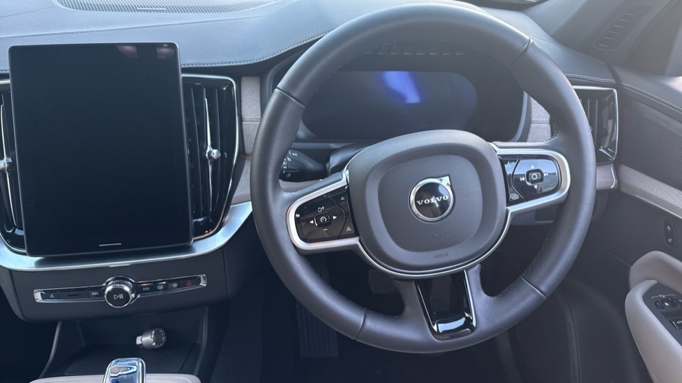 Used Volvo XC90 2025 for sale - 76696391: Photo 10