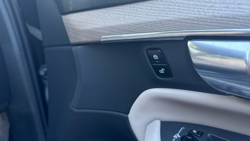 Used Volvo XC90 2025 for sale - 76696391: Photo 38