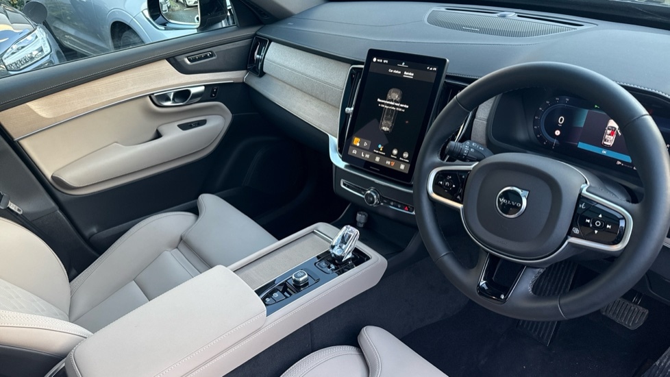 Used Volvo XC90 2025 for sale - 76696391: Photo 4