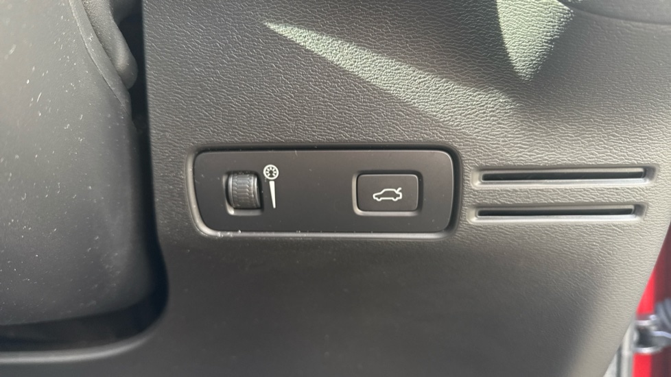 Used Volvo XC40 2021 for sale - 77950583: Photo 43