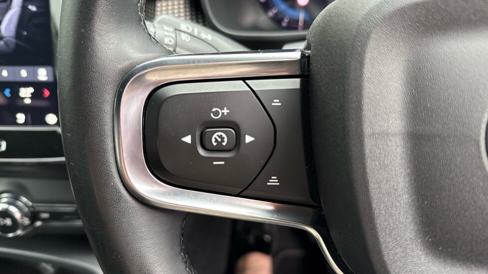 Used Volvo XC40 2024 for sale - 76523561: Photo 25