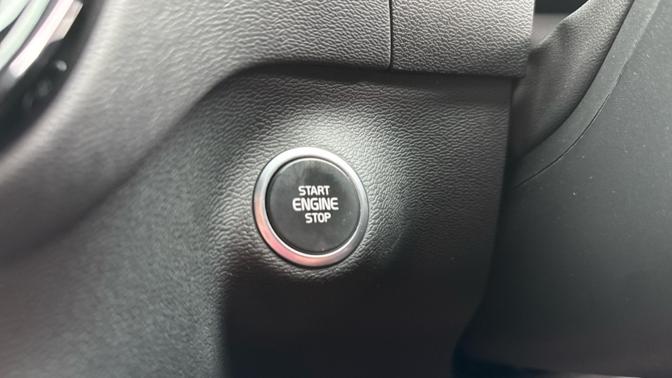 Used Volvo XC40 2024 for sale - 76523561: Photo 29