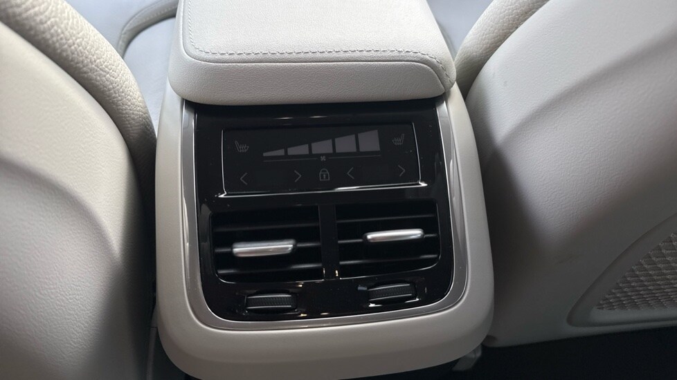 Used Volvo XC60 2025 for sale - 77063385: Photo 30