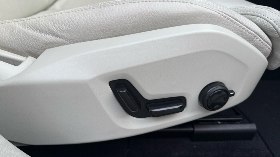 Used Volvo XC60 2025 for sale - 77063385: Photo 36