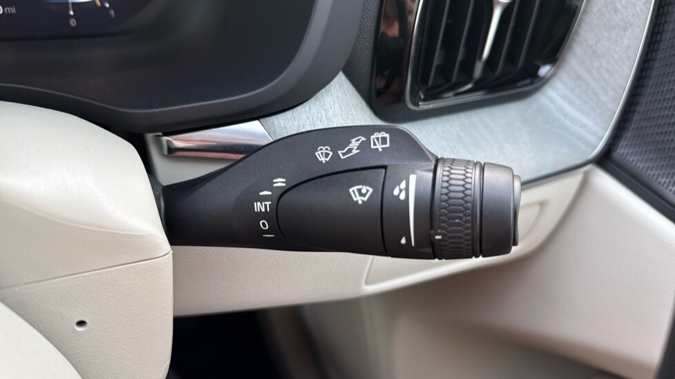 Used Volvo XC60 2025 for sale - 77063385: Photo 39