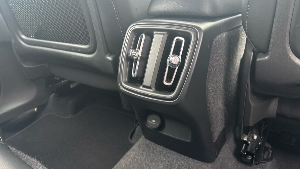 Used Volvo XC40 2021 for sale - 78220824: Photo 16