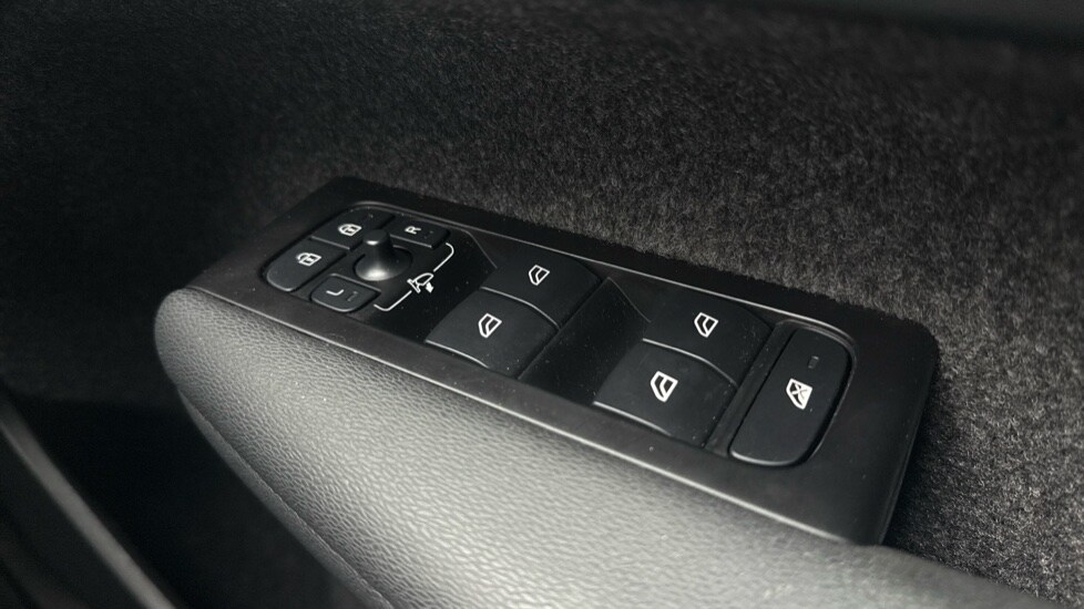 Used Volvo XC40 2021 for sale - 78220824: Photo 28