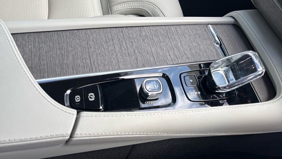 Used Volvo XC90 2022 for sale - 77981171: Photo 31