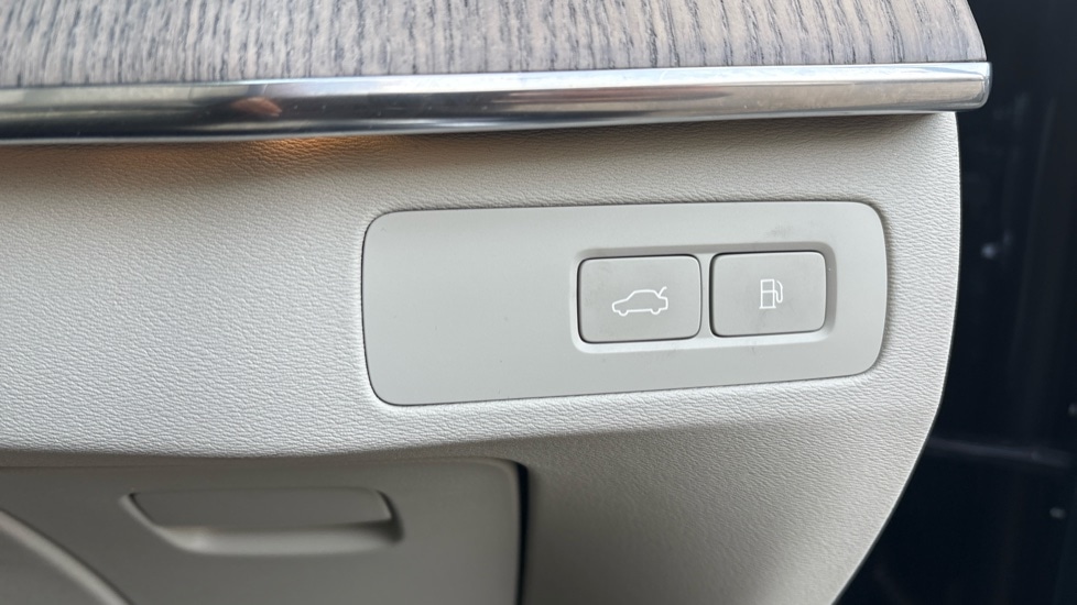 Used Volvo XC90 2022 for sale - 77981171: Photo 35