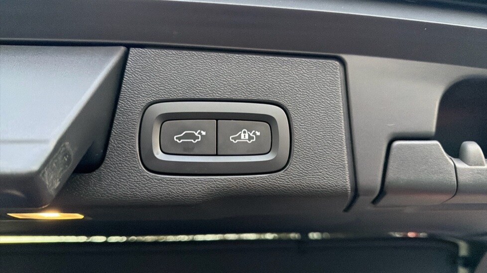 Used Volvo XC60 2019 for sale - 76361888: Photo 19