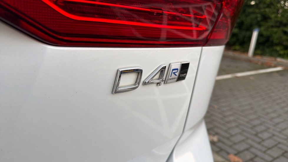 Used Volvo XC60 2019 for sale - 76361888: Photo 22