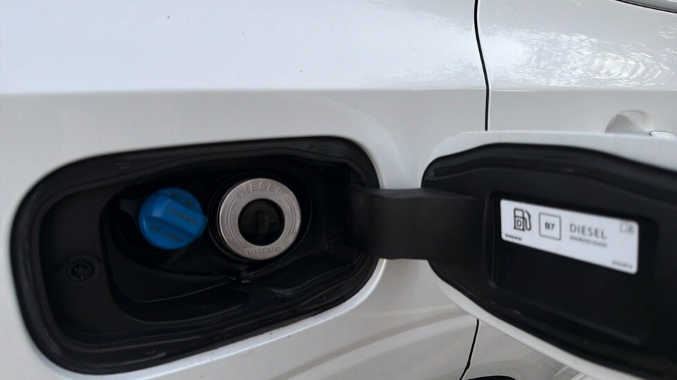 Used Volvo XC60 2019 for sale - 76361888: Photo 24