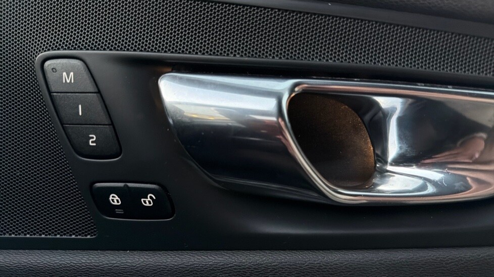 Used Volvo XC60 2019 for sale - 76361888: Photo 38